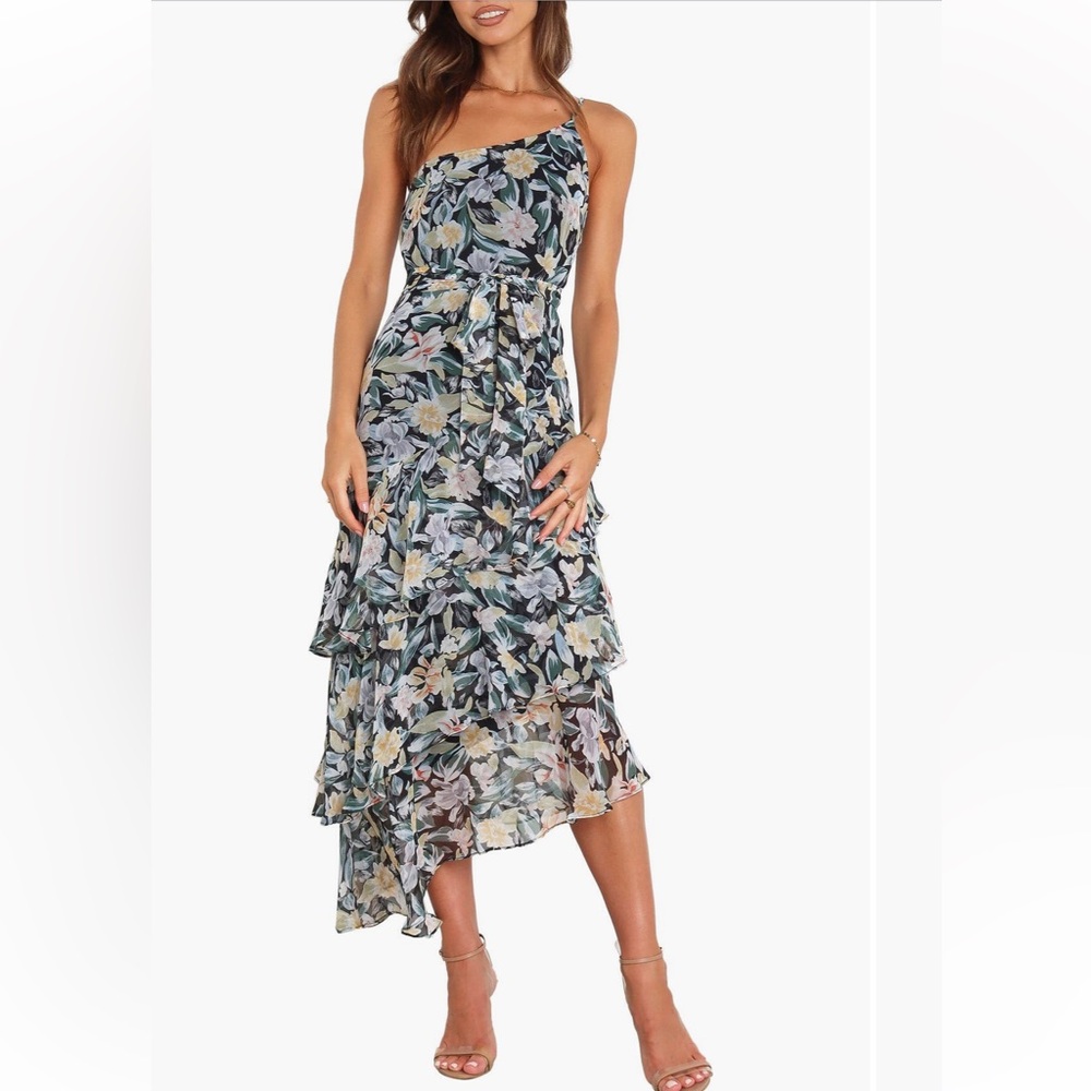 Petal & Pup Amren Floral One-Shouldered Dress